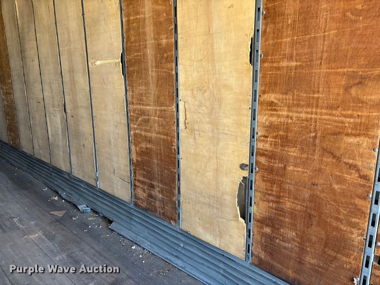 image for item FB3241 2006 Utility VS2DC dry van trailer