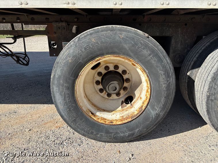 image for item FB3241 2006 Utility VS2DC dry van trailer