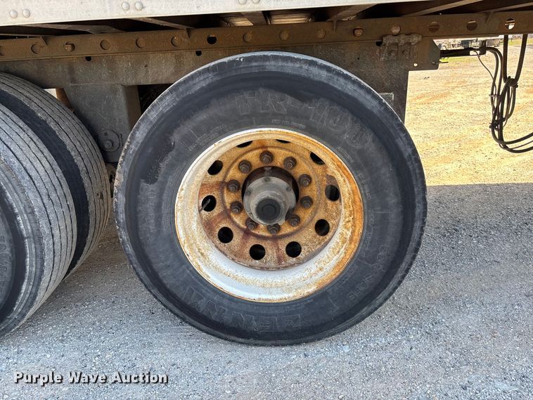 image for item FB3241 2006 Utility VS2DC dry van trailer