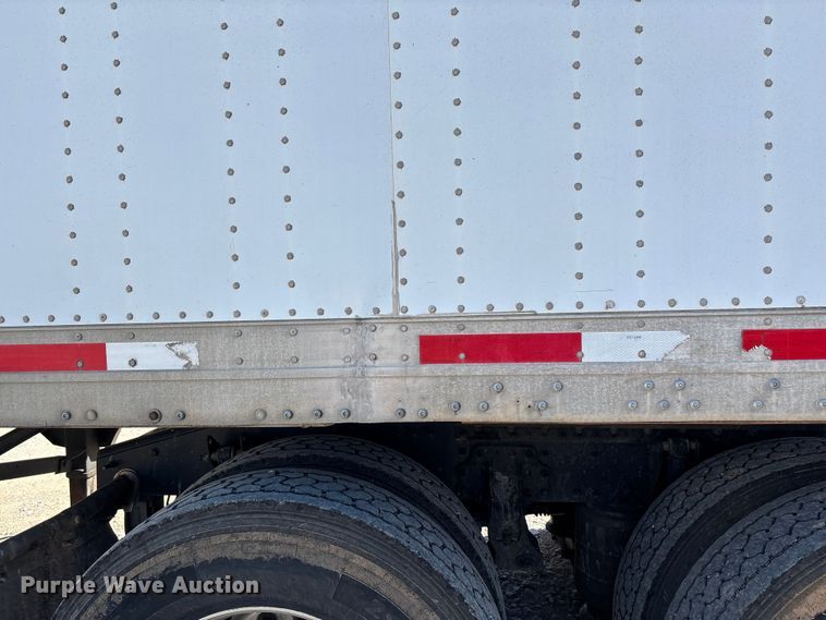 image for item FB3242 2006 Utility VS2DC dry van trailer