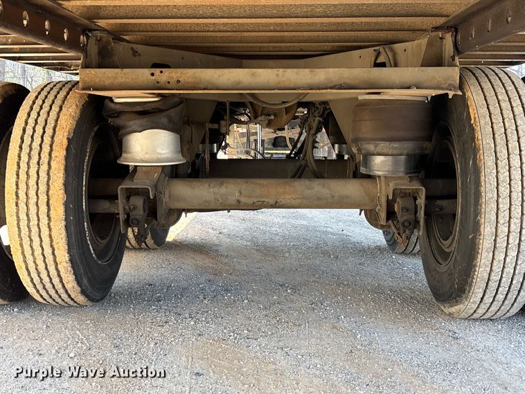 image for item FB3242 2006 Utility VS2DC dry van trailer