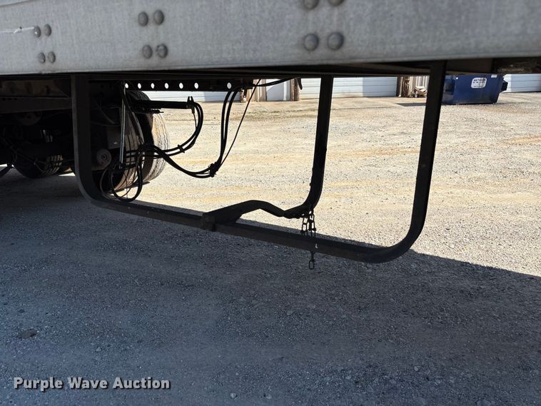 image for item FB3242 2006 Utility VS2DC dry van trailer