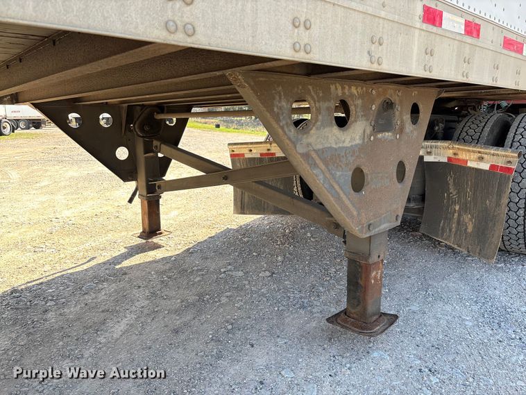 image for item FB3242 2006 Utility VS2DC dry van trailer