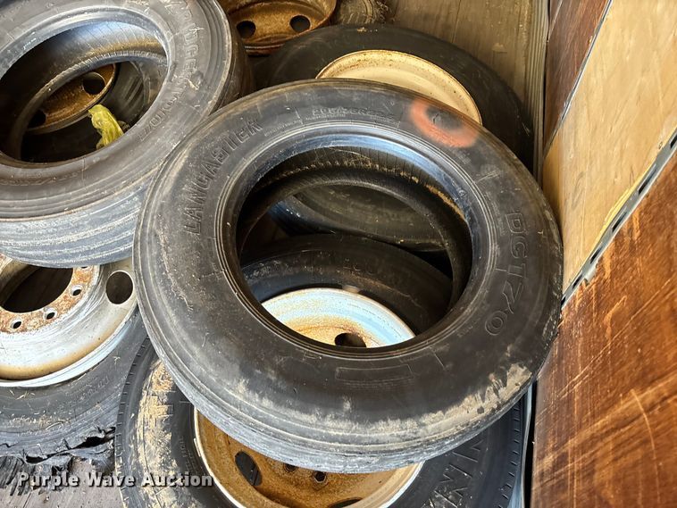 image for item FB3242 2006 Utility VS2DC dry van trailer