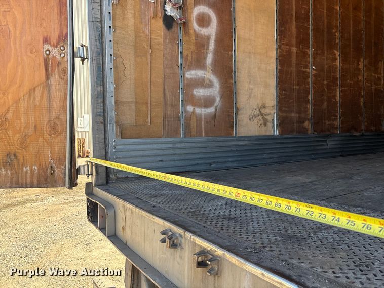 image for item FB3242 2006 Utility VS2DC dry van trailer