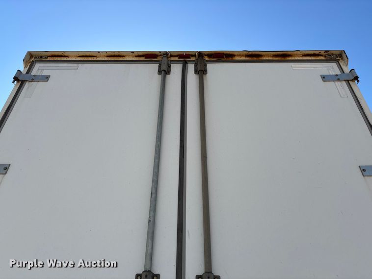 image for item FB3243 2005 Stoughton AVW-535T-S-C-AR dry van trailer