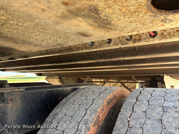 image for item FB3243 2005 Stoughton AVW-535T-S-C-AR dry van trailer