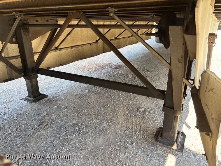 image for item FB3243 2005 Stoughton AVW-535T-S-C-AR dry van trailer