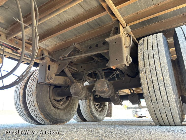 image for item FB3243 2005 Stoughton AVW-535T-S-C-AR dry van trailer