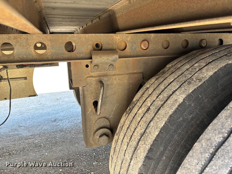 image for item FB3243 2005 Stoughton AVW-535T-S-C-AR dry van trailer