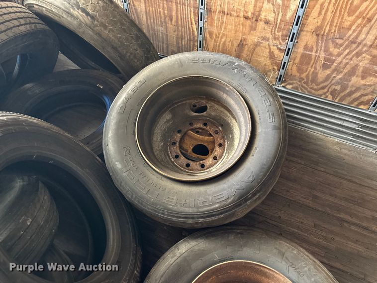 image for item FB3243 2005 Stoughton AVW-535T-S-C-AR dry van trailer