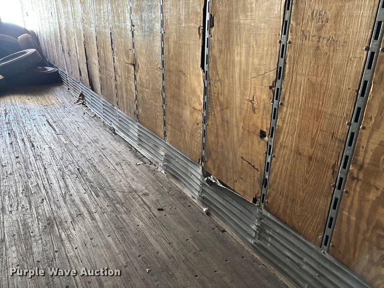 image for item FB3243 2005 Stoughton AVW-535T-S-C-AR dry van trailer