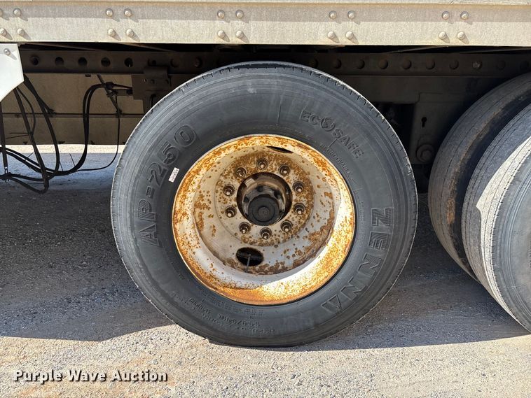 image for item FB3243 2005 Stoughton AVW-535T-S-C-AR dry van trailer