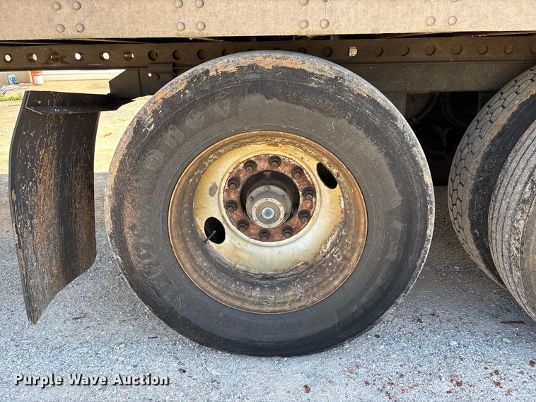 image for item FB3243 2005 Stoughton AVW-535T-S-C-AR dry van trailer