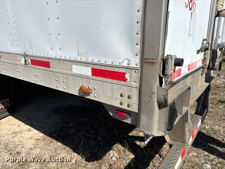 image for item FB3245 2006 Utility VS2DC dry van trailer