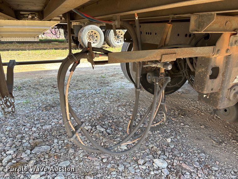 image for item FB3245 2006 Utility VS2DC dry van trailer