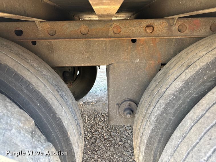 image for item FB3245 2006 Utility VS2DC dry van trailer