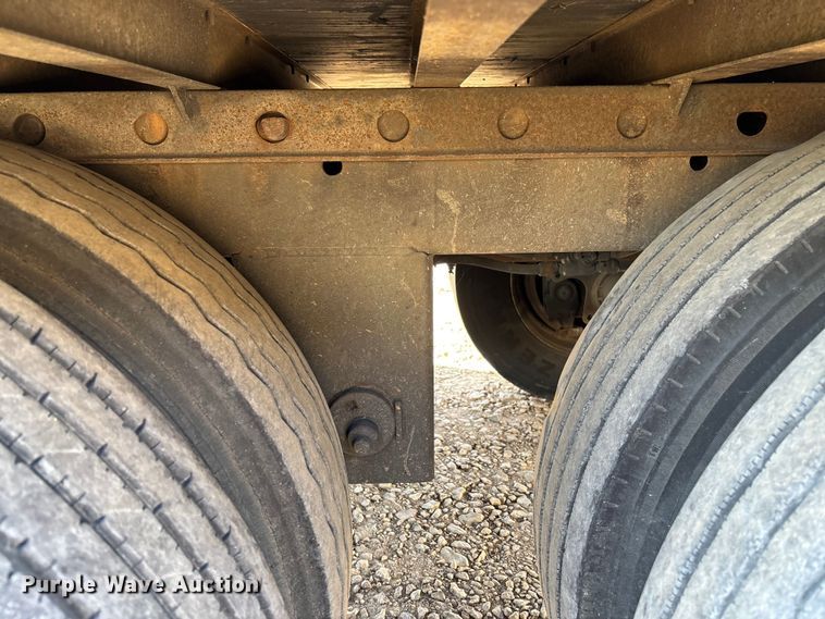 image for item FB3245 2006 Utility VS2DC dry van trailer