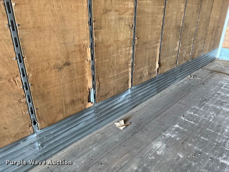 image for item FB3245 2006 Utility VS2DC dry van trailer