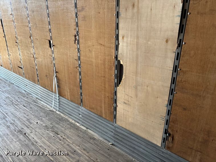 image for item FB3245 2006 Utility VS2DC dry van trailer