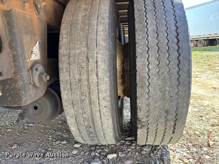 image for item FB3245 2006 Utility VS2DC dry van trailer