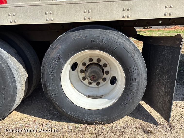 image for item FB3245 2006 Utility VS2DC dry van trailer