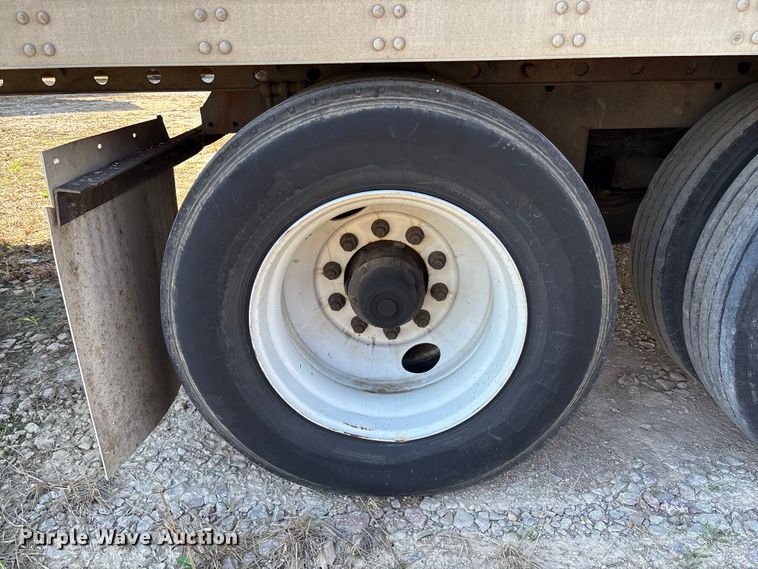 image for item FB3245 2006 Utility VS2DC dry van trailer