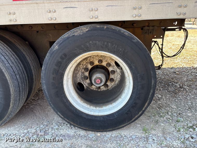 image for item FB3245 2006 Utility VS2DC dry van trailer