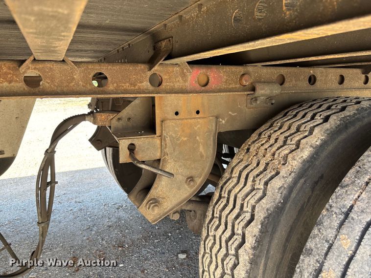 image for item FB3246 2013 Wabash DVLSHPC dry van trailer