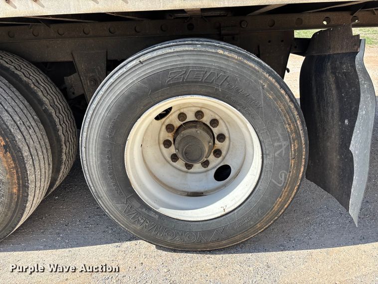 image for item FB3246 2013 Wabash DVLSHPC dry van trailer