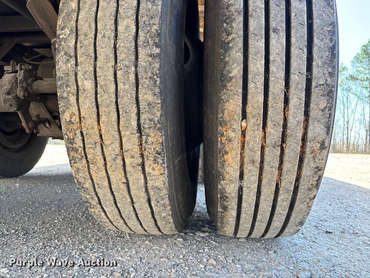 image for item FB3246 2013 Wabash DVLSHPC dry van trailer