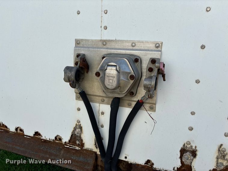 image for item FB3248 2006 Utility VS2DC dry van trailer