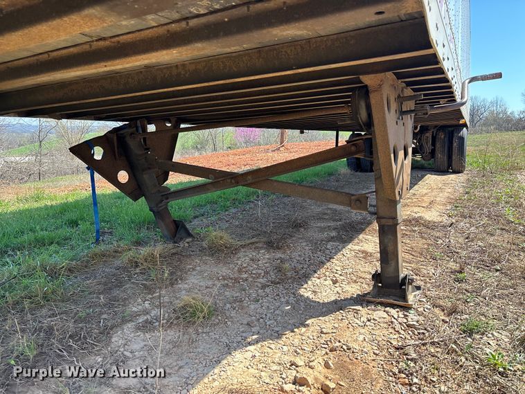 image for item FB3248 2006 Utility VS2DC dry van trailer