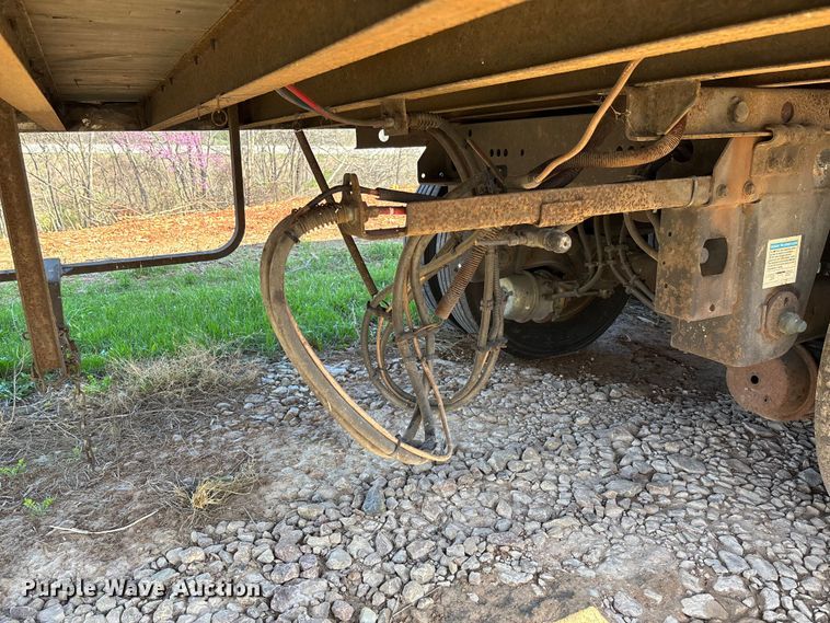 image for item FB3248 2006 Utility VS2DC dry van trailer