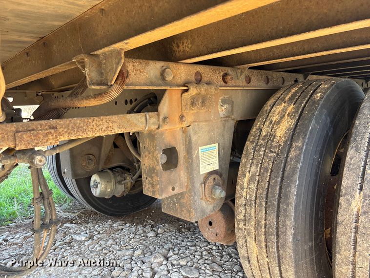 image for item FB3248 2006 Utility VS2DC dry van trailer