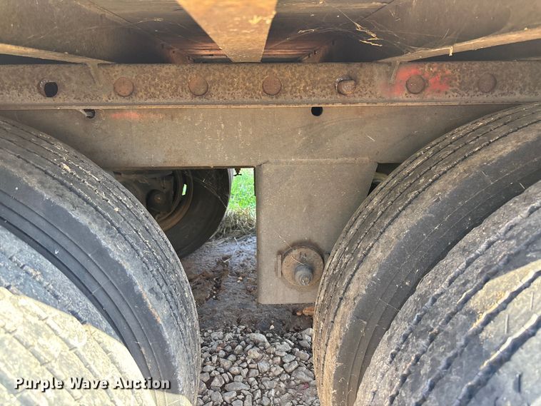 image for item FB3248 2006 Utility VS2DC dry van trailer