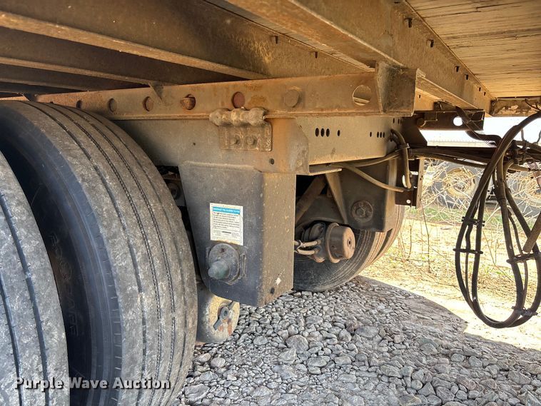 image for item FB3248 2006 Utility VS2DC dry van trailer