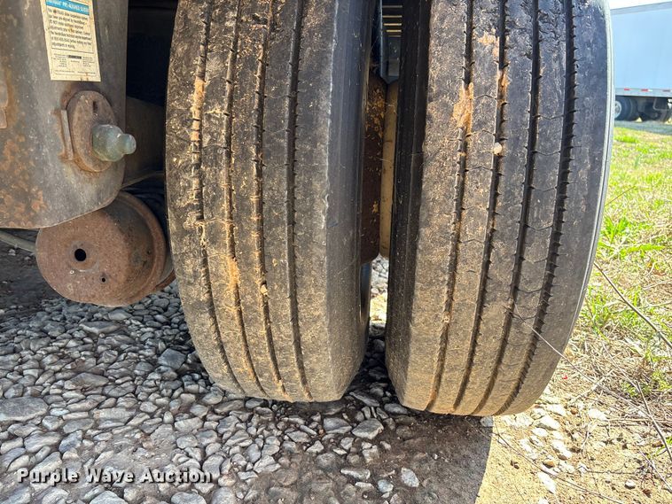 image for item FB3248 2006 Utility VS2DC dry van trailer