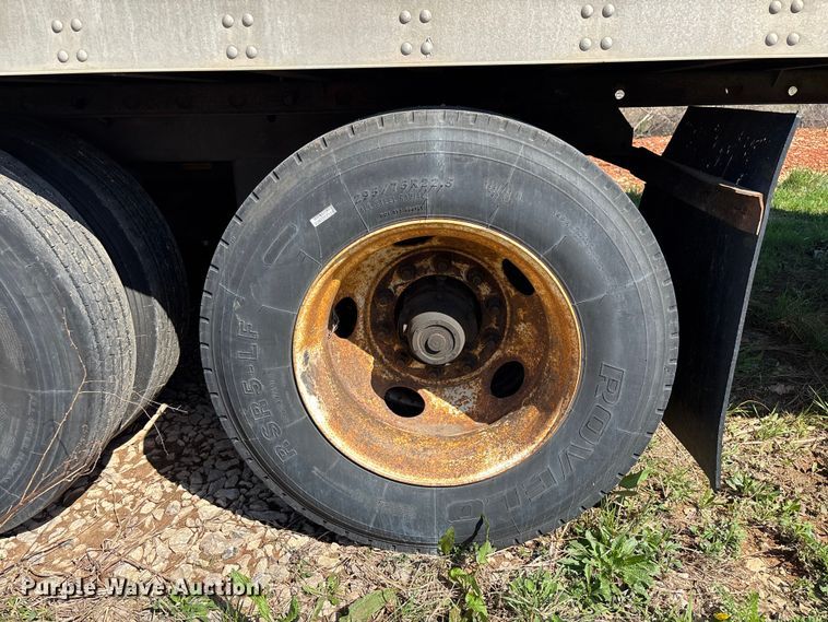 image for item FB3248 2006 Utility VS2DC dry van trailer