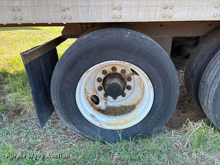 image for item FB3248 2006 Utility VS2DC dry van trailer