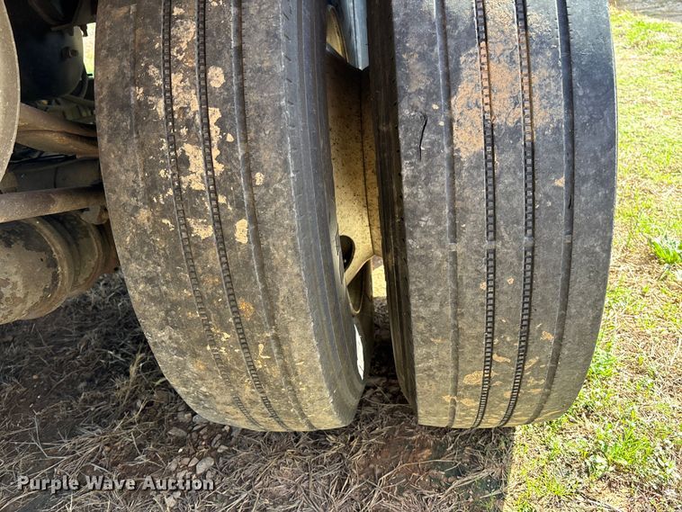 image for item FB3249 2013 Wabash DVLSHPC dry van trailer