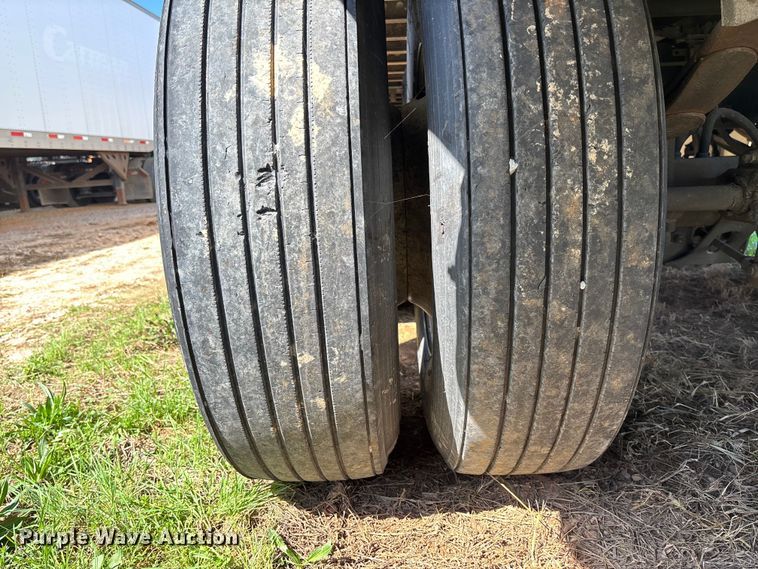 image for item FB3249 2013 Wabash DVLSHPC dry van trailer