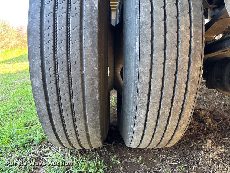 image for item FB3249 2013 Wabash DVLSHPC dry van trailer