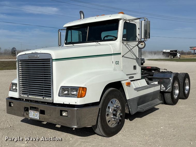 image for item FB3260 1999 Freightliner FLD120 semi truck