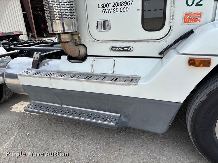 image for item FB3260 1999 Freightliner FLD120 semi truck