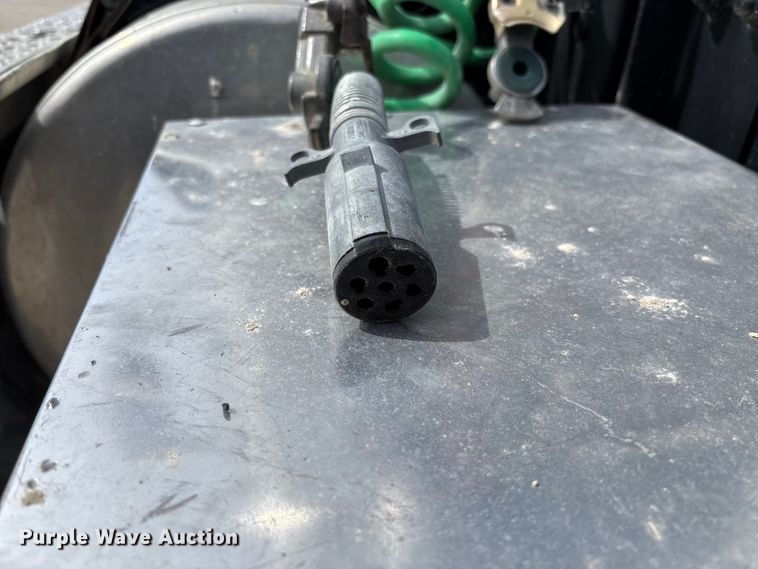 image for item FB3260 1999 Freightliner FLD120 semi truck