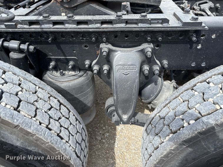 image for item FB3260 1999 Freightliner FLD120 semi truck