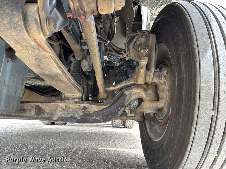 image for item FB3260 1999 Freightliner FLD120 semi truck