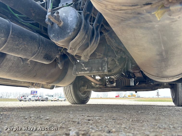 image for item FB3260 1999 Freightliner FLD120 semi truck