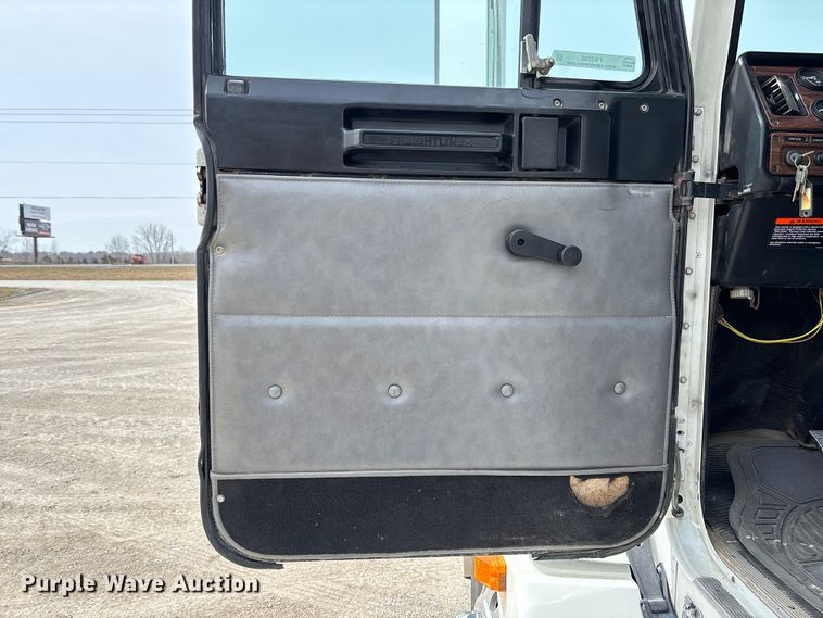 image for item FB3260 1999 Freightliner FLD120 semi truck